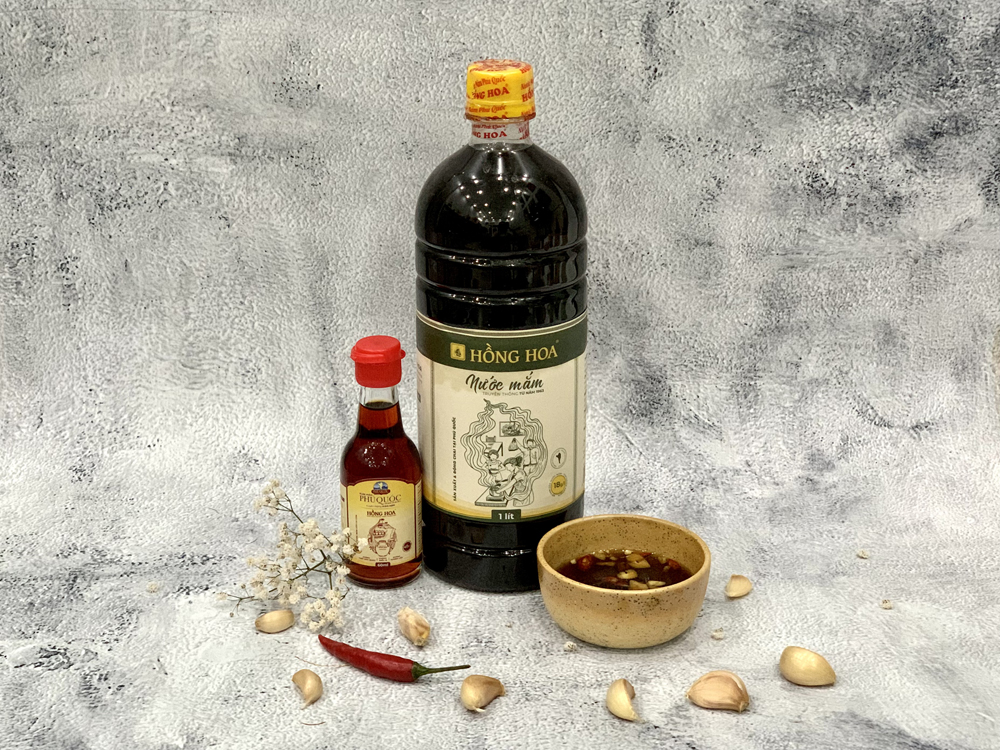 Nước Mắm Nhĩ Cá Cơm Truyền Thống Phú Quốc Hồng Hoa 40 Độ Đạm - Chai Thủy Tinh 60ml