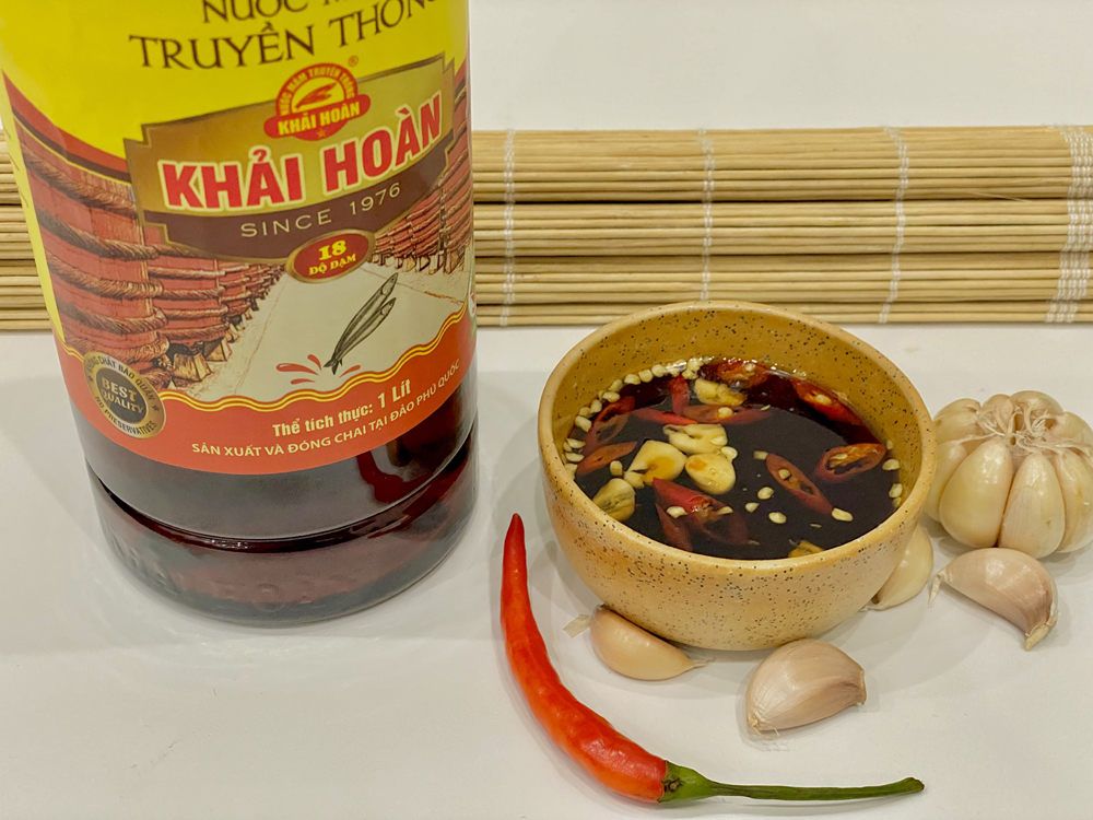 Nước Mắm Truyền Thống Khải Hoàn 18N - Chai 1 Lít