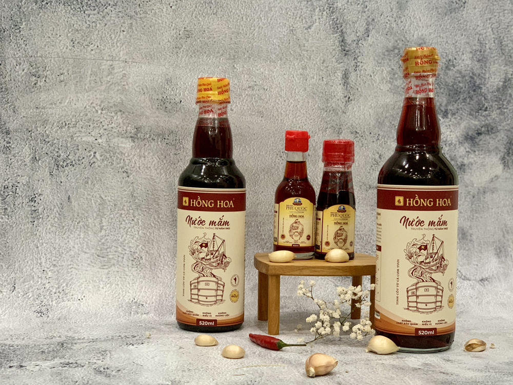 Nước Mắm Nhĩ Cá Cơm Truyền Thống Phú Quốc Hồng Hoa 40 Độ Đạm - Chai Thủy Tinh 60ml